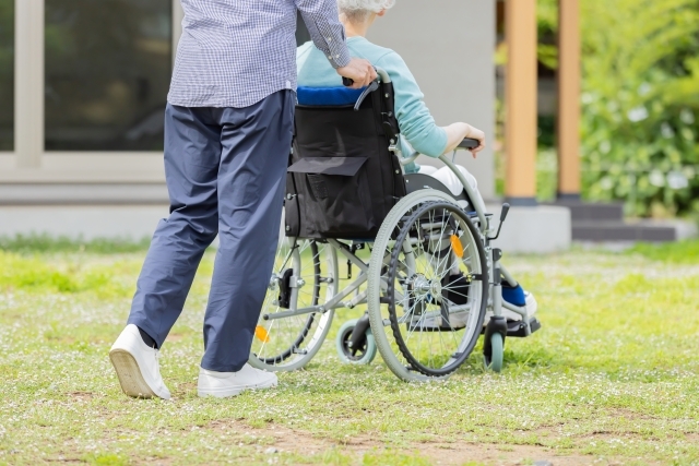 老人ホームのミキサー食、栄養不足は「調理済み食材」で解決!業務効率化と入居者満足度を両立する秘訣