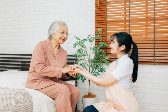 【グループホーム経営者様】人手不足でも大丈夫！小規模施設こそ『調理済み食材』が有効な5つの理由